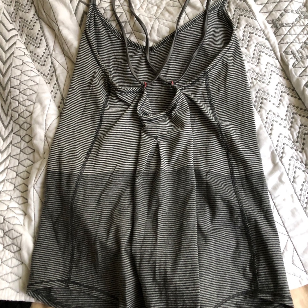 Lululemon - Picture 2 of 6